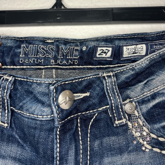 Miss Me Denim Shorts Size 27 Distressed Bling Rhinestone Cuffed Jean - Picture 4 of 8